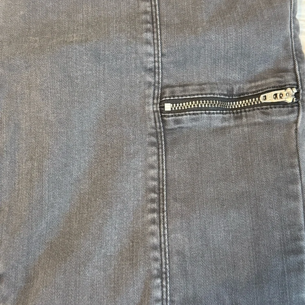 Women's Pistola Gray Skinny Cargo Jeans - Picture 4 of 5